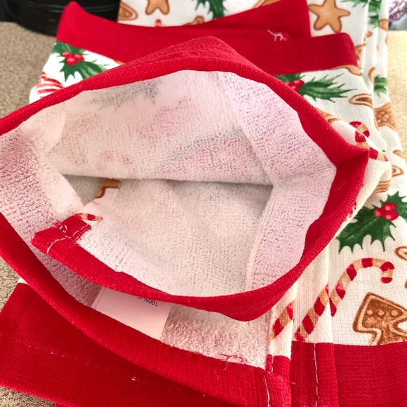 NWT Set of 2 LET’S BAKE AND WATCH CHRISTMAS MOVIES Kitchen Towels - Picture 3 of 4